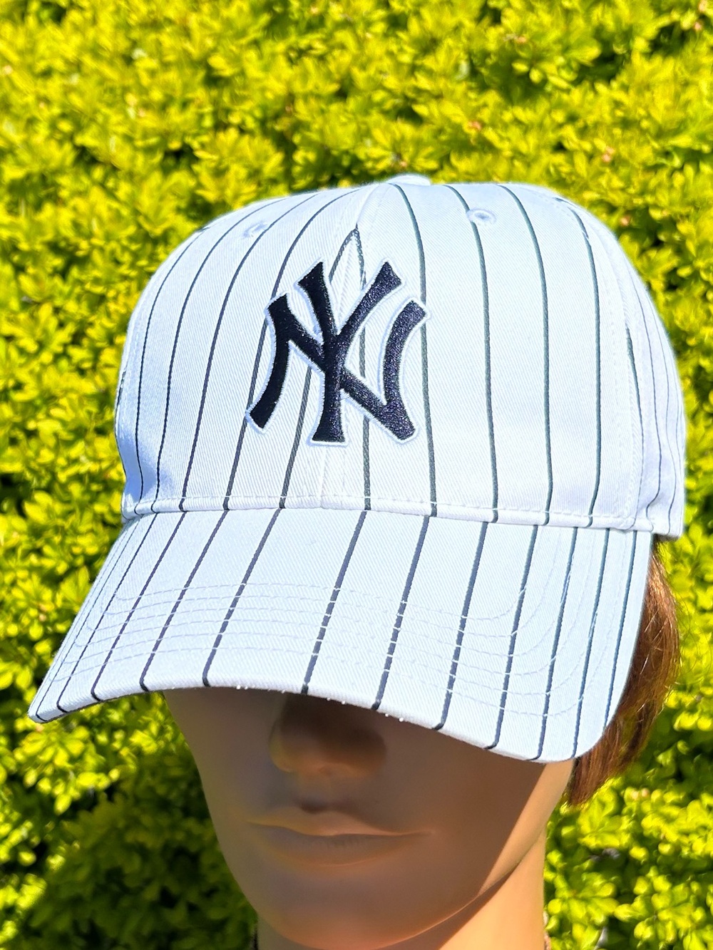 Vintage Y2K New York Yankees ⚾️ ‘47 pinstripe strapback baseball cap hat MLB